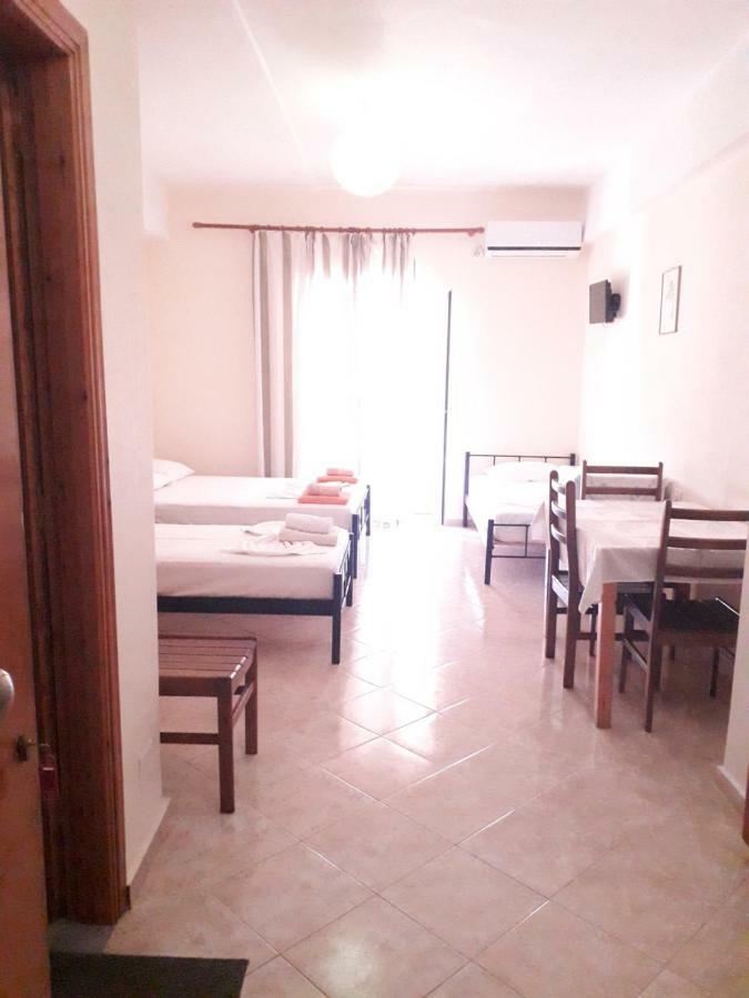 Agrotourism Himara Hotell Rum bild
